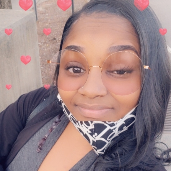 Meet your Posher, Shalone - Picture 3 of 3